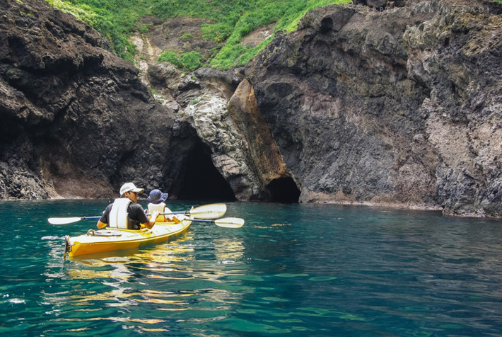 Theo đó, chỉ có nam giới được phép lên đảo thiêng Okinoshima. Để lên đảo, họ phải tuân thủ một số quy định nghiêm ngặt.