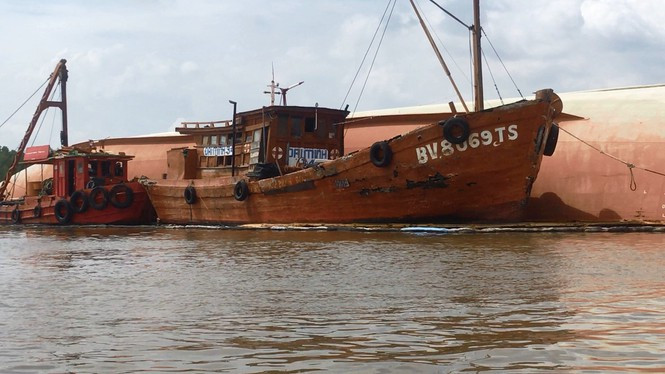 Đến đoạn hạ lưu phao số 28 đến 30 sông Lòng Tàu, (thượng lưu mũi An Thạnh, huyện Cần Giờ, TPHCM) thì bất ngờ gặp nạn khiến 2/3 con tàu chìm xuống nước, nhiều container rơi xuống sông, 17 thuyền viên trên tàu may mắn thoát nạn.