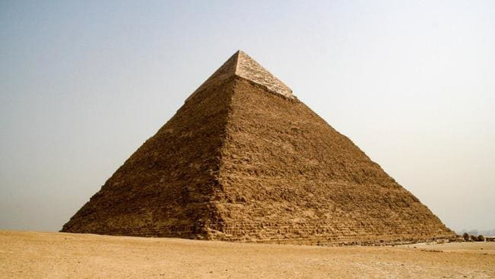 Một khu vực trống bên trong Đại kim tự tháp Giza cũng được các chuyên gia phát hiện nhờ sử dụng công nghệ hiện đại.