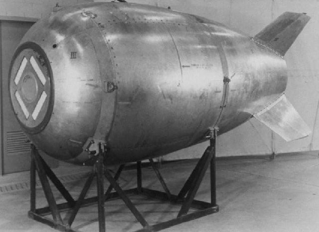 Tháng 8/1950, Mỹ gặp một sự cố bom hạt nhân nghiêm trọng khi di chuyển vũ khí nguy hiểm này. Cụ thể, vào ngày 8/5/1950, 10 máy bay B-29 của Mỹ cất cánh từ căn cứ không quân Fairfield-Suisun ở California đến đảo Guam.