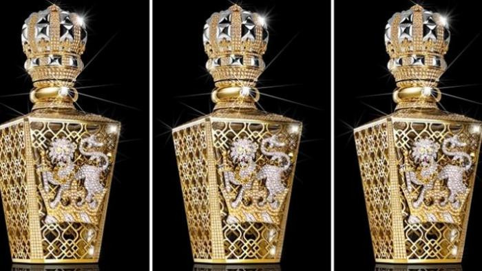 Tương xứng với mức độ sang trọng, chai No 1 Passant Guardant chỉ được bán duy nhất tại cửa hàng Salon de Parfum của Clive Christian nằm trong trung tâm thương mại Harrods danh tiếng ở Anh.