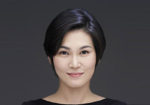 Em gái của Boo-Jin là Lee Seo-Hyun, cũng là một nữ đại gia giàu thứ 20 tại Hàn Quốc, với tổng tài sản ước tính 1,2 tỷ USD. Lee Seo-Hyun là con gái út của Chủ tịch tập đoàn Samsung lọt vào top những tỷ phú trẻ giàu nhất thế giới năm 2014.