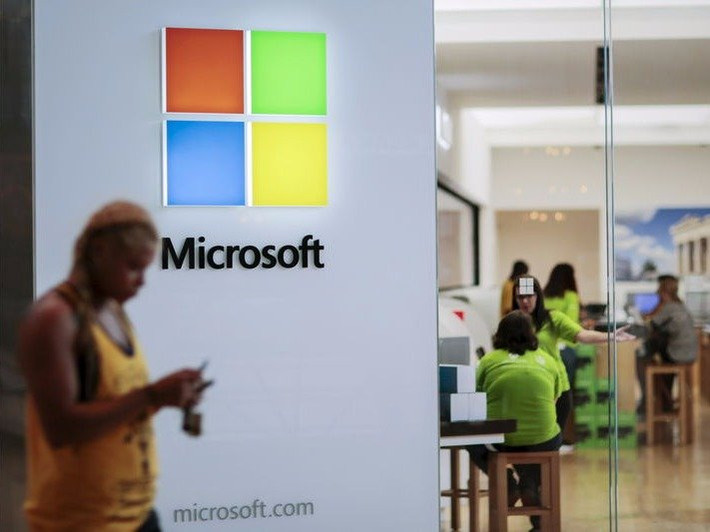 5. Microsoft, doanh thu năm 2014: 86,83 tỷ USD, số nhân viên: 118.000 người. Doanh thu của Microsoft năm 2014 tăng 11%. Về ảnh hưởng trên truyền thông xã hội, Microsoft đạt điểm số gần tuyệt đối 99/100, sánh ngang với đối thủ Amazon.