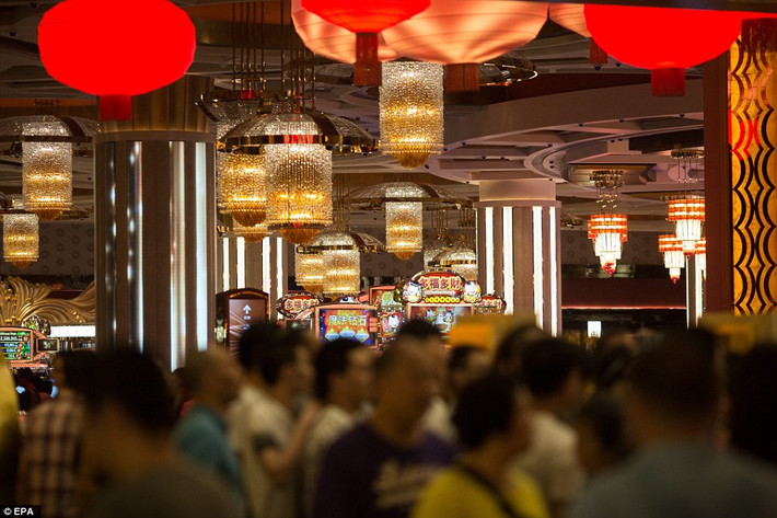 Khu casino xa hoa mới được lấy ý tưởng từ bộ phim Người Dơi nổi tiếng sẽ có một đường bay mô phỏng hình ảnh Người Dơi bay xuyên qua thành phố Gotham và 3.700m2 trung tâm vui chơi trong nhà.