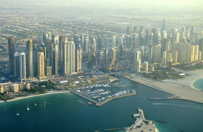 Dubai Marina là một quận sầm uất nổi bật của Dubai.