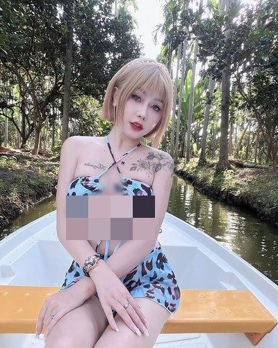 Rất nhanh, danh tính của cô nàng đã được tìm ra, đó là hot girl Trương Hi Hi, một trong những hot girl nổi tiếng ở Đài Loan (Trung Quốc).