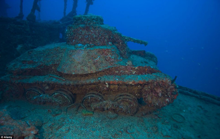 Những cảnh tượng u ám bên dưới Chuuk Lagoon gợi nhớ những ký ức chết chóc từng xảy ra ở nơi này trong Thế chiến 2.