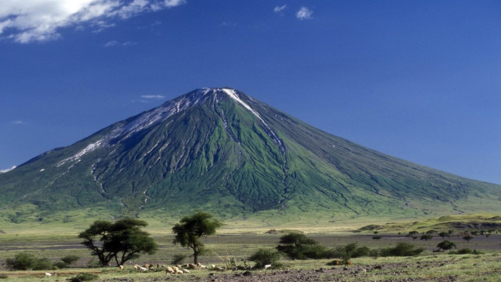 Do đó, độ cao tuyệt đối của núi Mauna Kea là 10.200m, tức cao hơn Everest gần 1.350m.