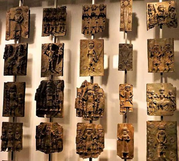 Tuy nhiên, Bức tường Benin bị người Anh phá hoại trong cuộc tấn công diễn ra vào năm 1897. Trong những thập kỷ tiếp theo, công trình này ngày càng xuống cấp và có nguy cơ bị phá hủy nếu không được bảo tồn tốt.