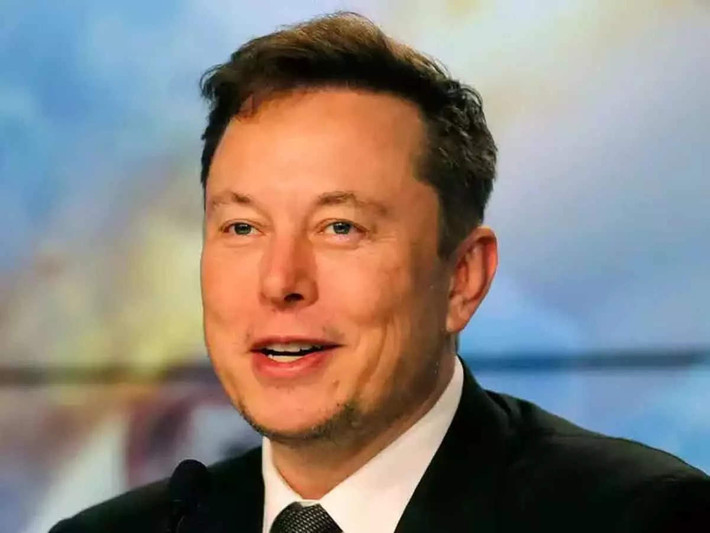 Theo chia sẻ của tỷ phú Musk, thần tượng thuở nhỏ của ông là Isacc Asimov - giáo sư hóa sinh và là tác giả của những tác phẩm khoa học viễn tưởng.