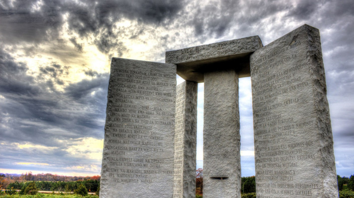 Trong suốt nhiều thập kỷ qua, giới điều tra vẫn chưa thể giải mã công trình đá Georgia Guidestones do ai tạo ra và mục đích của họ là gì.