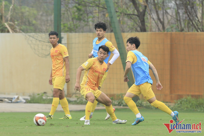 Ngày 18/3, U23 Việt Nam lên đường sang Qatar dự Doha Cup. Giải đấu này có sự góp mặt của 10 đội tuyển U23 gồm: Việt Nam, Thái Lan, Iraq, UAE, Kuwait, Kyrgyzstan, Oman, Saudi Arabia, Hàn Quốc và chủ nhà Qatar.