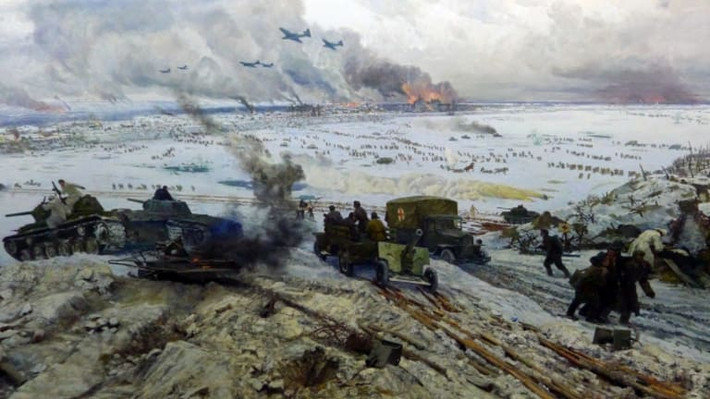 Cuộc vây hãm Leningrad kết thúc với chiến thắng vang dội của quân và dân Liên Xô vào ngày 27/1/1944. Để làm nên chiến thắng lẫy lừng này, quân và dân Liên Xô đã đoàn kết, huy động mọi nguồn lực trong cuộc chiến chống quân phát xít Đức xâm lược.