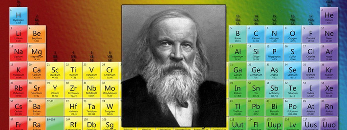 Vào một hôm, ông Mendeleev có một giấc mơ kỳ lạ. "Trong giấc mơ tôi thấy một tấm bảng, nơi tất cả các nguyên tố được đặt vào chỗ theo yêu cầu. Khi tỉnh dậy, tôi ngay lập tức viết nó vào giấy", Mendeleev nói.