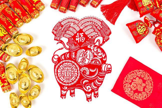 12. Tuổi Hợi: Người tuổi Hợi tuần này cần cẩn thận trong việc làm ăn, vì chỉ cần sơ sảy 1 chút thôi sẽ bị thiệt hại lớn, có người lừa gạt. Chuyện tình cảm ở mức trung bình. Con giáp Hợi có thể dành một tuần nằm yên để bứt phá trong tuần sau đó. *Thông tin trong bài chỉ mang tính tham khảo, chiêm nghiệm.