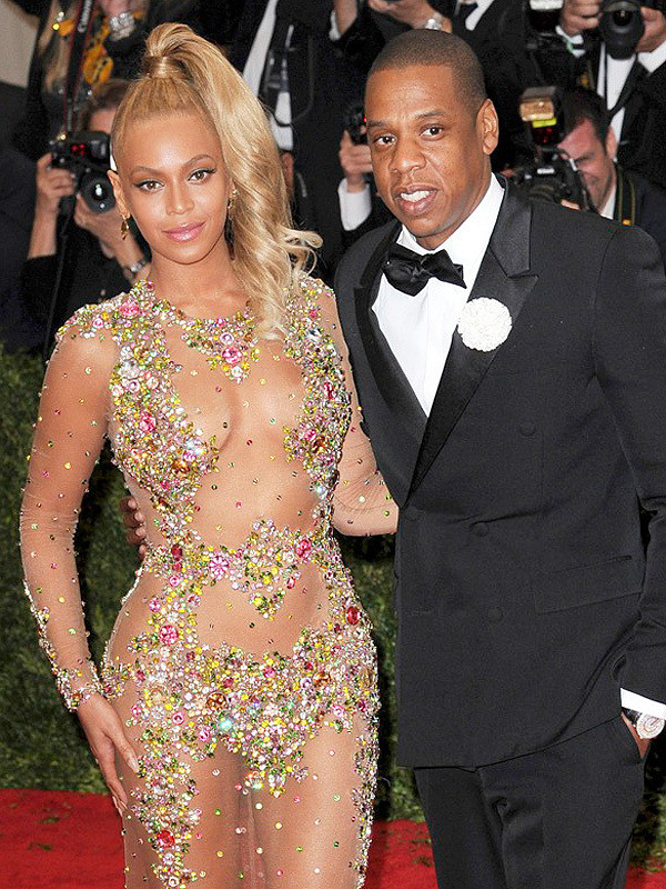 In 2014, Jay Z đã tặng cho vợ, nữ ca sĩ Beyonce chiếc vòng đeo tay trị giá gần 2.4000 USD. (Ảnh: INF Photo)