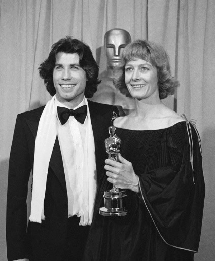 John Travolta trông thật khác vào cái lần đầu anh xuất hiện ở Oscar 1978, khi anh được đề cử giải Nam diễn viên xuất sắc cho vai diễn trong “Saturday Night Fever “. (Ảnh: AP)