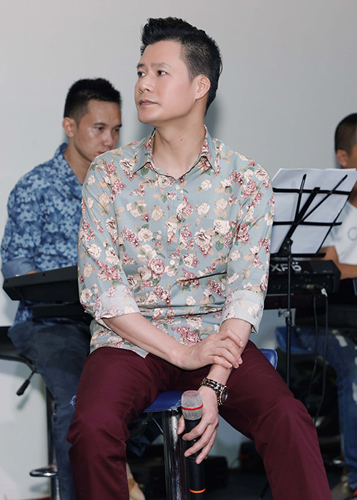 “Đêm nhạc với sự phối khí của dàn nhạc giao hưởng sẽ khắc họa rõ nét con đường âm nhạc mà tôi đã theo đuổi lâu nay và mang lại cho khán giả sắc thái âm nhạc mới”, Quang Dũng cho hay.