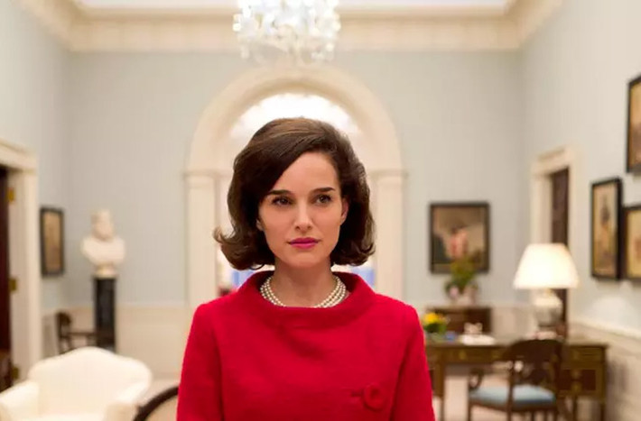 Nhiều người nhận xét, vẻ đẹp của Natalie Portman khi hóa thân thành bà Đệ nhất phu nhân Mỹ Jacqueline Kennedy, vượt trội hơn cả tài năng diễn xuất của cô. Với vai diễn này, Natalie đang là một trong những ứng cử viên nặng ký của giải Oscar 2017. (Ảnh: BBC)