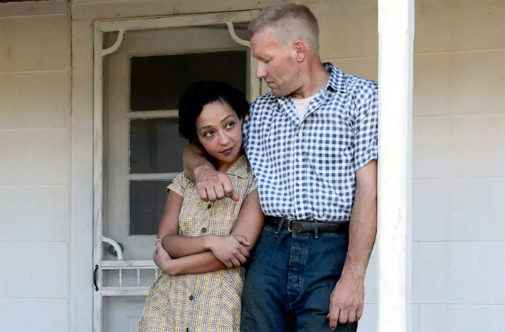 Ruth Negga chưa phải là gương mặt nổi trội và nhiều người biết tới cho tới khi cô tham gia bộ phim Loving. Phim dựa trên câu chuyện có thật xảy ra năm 1958 kể về một cặp tình nhân bị bắt, bỏ tù một năm sau khi cưới nhau. Negga được đề cử giải Nữ diễn viên xuất sắc Oscar 2017. Và cứ nhìn cách cô diễn, hóa thân vào nhân vật, bạn sẽ hiểu và không ngạc nhiên khi biết nghề diễn luôn là giấc mơ của nữ diễn viên người Ethiopia. (Ảnh: Slate)