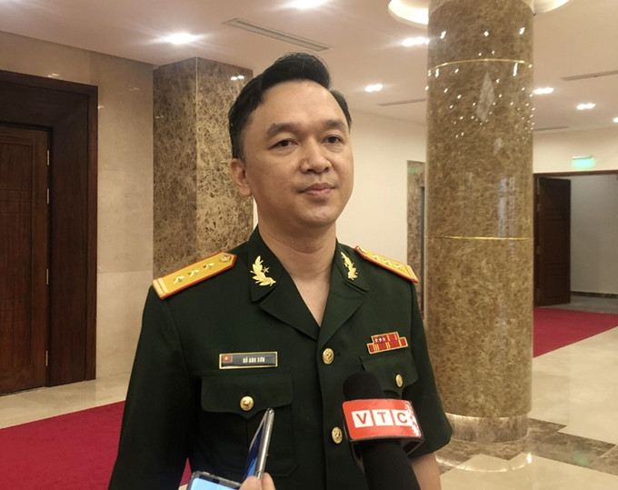 Trước thời điểm bị khởi tố, Thượng tá Hồ Anh Sơn là chủ nhiệm đề tài nghiên cứu Chế tạo bộ sinh phẩm RT-PCR và Realtime RT-PCR phát hiện chủng virus Corona mới 2019 được chủ trì thực hiện bởi Học viện Quân y và có sự tham gia của Cty Việt Á với tổng kinh phí chi từ ngân sách là 18,98 tỷ đồng..