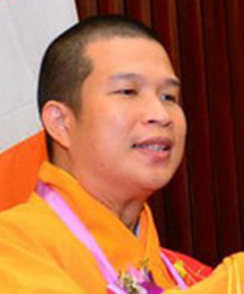 Trong quá trình làm việc tại chùa Phước Quang và GĐ trung tâm Suối nguồn tình thương, Phạm Văn Cung tổ chức nhiều chương trình, sự kiện để tạo uy tín cho bản thân. Khi đó, Cung giới thiệu với mọi người là mình có quen biết với nhiều lãnh đạo cấp cao ở Trung ương.