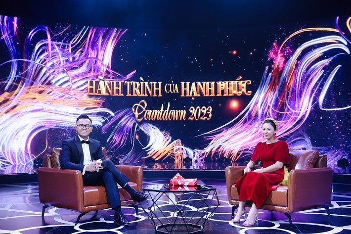 Cùng với phần nghệ thuật, 5 MC trong chương trình sẽ dẫn dắt, đưa khán giả đến với những nhân vật đặc biệt tham gia đại nhạc hội Countdown năm nay.