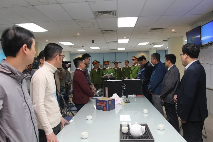 Trong vụ án xảy ra tại các trung tâm đăng kiểm, Công an TPHCM là đơn vị đi đầu trong phá án khi phanh phui sai phạm tại Cục Đăng kiểm Việt Nam, các trung tâm đăng kiểm trên địa bàn TP HCM và các tỉnh, thành. Tính đến ngày 2/3, Công an TPHCM đã khởi tố vụ án, khởi tố 129 bị can để điều tra về các hành vi đưa hối lộ; nhận hối lộ; môi giới hối lộ; sản xuất, phần mềm để sử dụng vào mục đích mua bán, trao đổi hoặc tặng cho công cụ, thiết bị trái pháp luật, xâm phạm trái phép vào mạng máy tính, mạng viễn thông hoặc phương tiện điện tử của người khác.