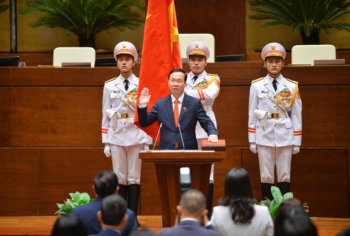 Chủ tịch nước cũng bày tỏ mãi mãi ghi ơn công lao to lớn của các thế hệ Đảng viên, chiến sĩ và người Việt Nam yêu nước để đất nước ta có được cơ đồ, tiềm lực, vị thế uy tín quốc tế như ngày nay.