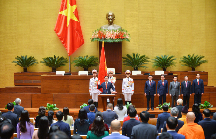 Chia sẻ rằng được trưởng thành trong nghĩa Đảng, tình dân, được truyền cảm hứng từ bàn tay, khối óc, sự cần cù, chịu thương, chịu khó và nỗ lực vươn lên của người dân ở cả 3 miền đất nước, Chủ tịch nước Võ Văn Thưởng tâm niệm phải nỗ lực, cố gắng, làm nhiều hơn nữa những điều có ích, kiên trì theo đuổi những giá trị tốt đẹp.