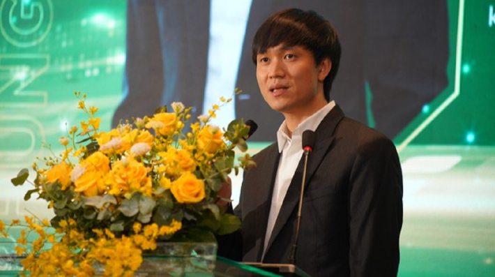 Theo thông tin từ Cổng thông tin quốc gia về đăng ký doanh nghiệp, Công ty cổ phần kinh doanh F88 được thành lập năm 2016, có vốn điều lệ 566,99 tỷ đồng. Người đại diện pháp luật là ông Phùng Anh Tuấn. Ngoài ra, ông Tuấn còn là đại diện của Công ty cổ phần Đầu tư F88 được thành lập năm 2015, với vốn điều lệ 69,88 tỷ đồng. Công ty này là công ty mẹ của Công ty cổ phần Kinh doanh F88 vừa bị khám xét. Ông Tuấn cũng là người đồng sáng lập, Chủ tịch Hội đồng quản trị kiêm Tổng giám đốc điều hành toàn bộ hoạt động của F88.