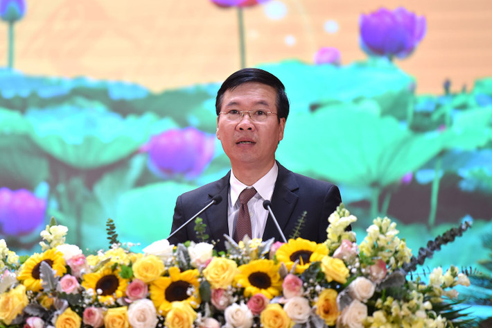 Ông Võ Văn Thưởng từng là Bí thư thứ nhất Trung ương Đoàn Thanh niên Cộng sản Hồ Chí Minh; từ tháng 8/2011-4/2014: được Bộ Chính trị phân công giữ chức vụ Bí thư Tỉnh ủy Quảng Ngãi;