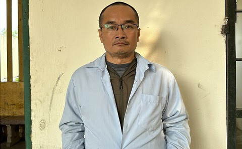 Trần Hồng Tiến cầm đầu nhóm đòi nợ thuê hơn 100 người: Công an TP Hà Nội mới đây đã ra lệnh bắt người bị giữ trong trường hợp khẩn cấp và quyết định tạm giữ hình sự 31 nghi phạm để điều tra về hành vi cưỡng đoạt tài sản do liên quan đến hoạt động đòi nợ thuê cho các ngân hàng, công ty tài chính. Băng nhóm này do Trần Hồng Tiến (SN 1974, trú tại quận 1, TPHCM cầm đầu.