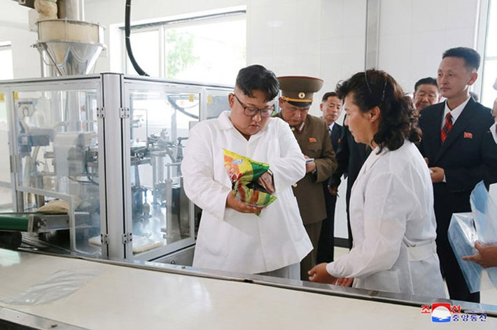Nhà lãnh đạo Triều Tiên kỳ vọng nhà máy sẽ tiếp tục giới thiệu nhiều sản phẩm phù hợp khẩu vị, giàu dinh dưỡng, đóng góp vào việc phát triển ngành công nghiệp thực phẩm của đất nước trong tương lai.