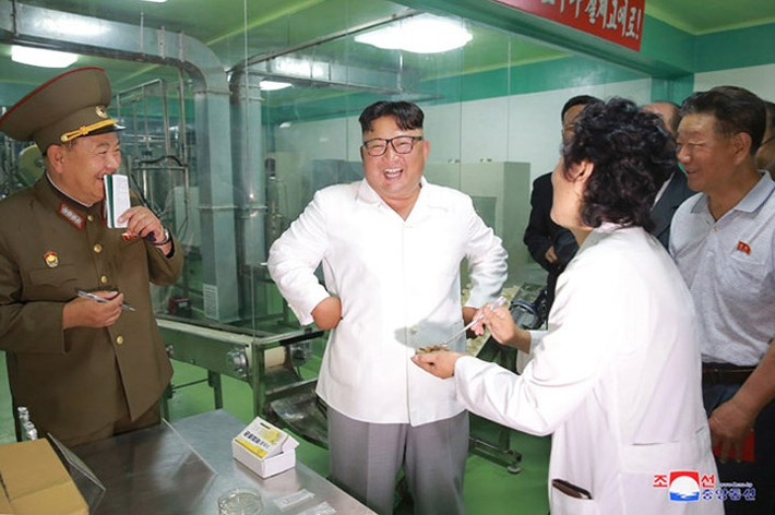 Đánh giá cao việc nhà máy luôn hoàn thành kế hoạch hàng năm, ông Kim Jong Un chỉ đạo nhà máy nên nỗ lực sản xuất thêm nhiều loại thực phẩm khác nhau để đáp ứng nhu cầu dinh dưỡng, góp phần cải thiện đáng kể chế độ ăn uống của các binh sĩ nước này.