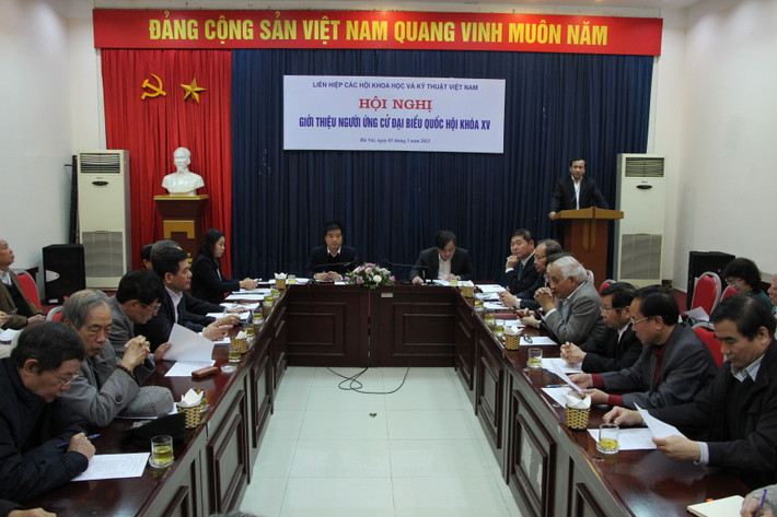 Sáng 5/3, Liên hiệp các Hội Khoa học và Kỹ thuật Việt Nam (VUSTA) tổ chức Hội nghị giới thiệu người ứng cử đại biểu Quốc hội khóa XV, nhiệm kỳ 2021-2026. Ông Lê Công Lương, Phó Tổng Thư ký kiêm Chánh Văn phòng VUSTA tuyên bố lý do, giới thiệu đại biểu, giới thiệu chủ trì, thư ký của Hội nghị.