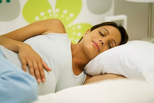 Kiểm tra sức khỏe. Hãy kiểm tra sức khỏe trước Tết nửa tháng để bác sĩ sẽ khám tình trạng sức khỏe của bạn cũng như của thai nhi và cho lời khuyên về cách thức chăm sóc sức khỏe phù hợp nhất.