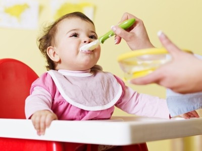 Bé quá hiếu động : Trẻ em quá hiếu động thường có hệ tiêu hóa kém và ít vi khuẩn có lợi sống tại đường ruột, do đó cơ thể không hấp thụ hết dinh dưỡng từ thức ăn.