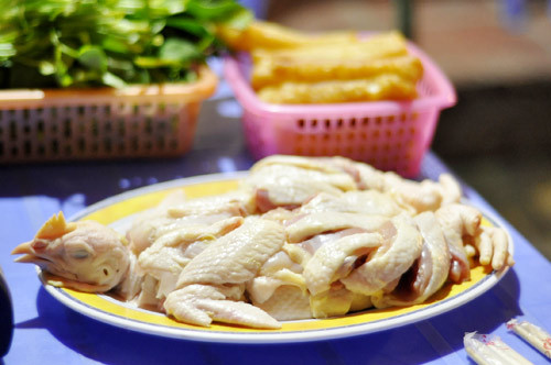 Lẩu gà nấm.