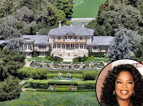 Người dẫn chương trình nổi tiếng Oprah Winfrey sở hữu căn biệt thự xa hoa ở Montecito, California với giá 85 triệu USD. Biệt thự gồm 6 phòng ngủ, 14 phòng tắm, một hồ cá với những loài cá tuyệt đẹp và một rạp chiếu phim riêng.
