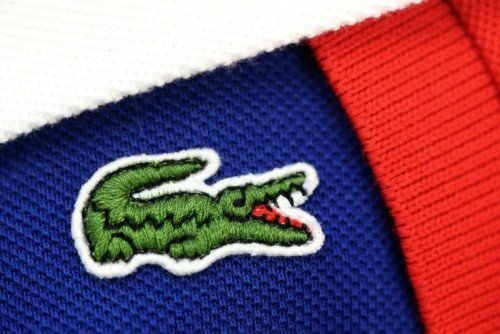 Jean Rene cũng là một vận động viên tennis và có nickname trong làng thể thao là Alligator (cá sấu). Một người bạn của ông đã vẽ hình một con cá sấu nho nhỏ tặng ông. Sau đó, hình cá sấu này đã trở thành logo chính thức cho hãng Lacoste.