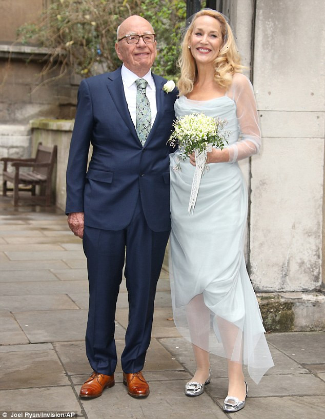 Hôm 5/3 vừa qua, tỷ phú Rupert Murdoch lại vừa kết hôn lần thứ tư với bà Jerry Hall, 59 tuổi.