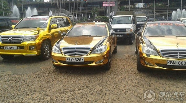 Dàn xe mạ vàng của đại gia khiến nhiều người ghen tị.