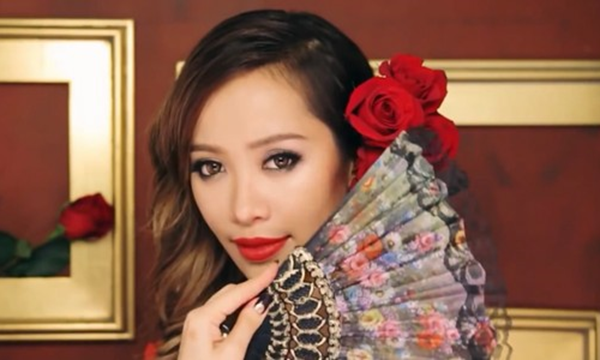 Cách đây vài năm, Michelle Phan nổi lên như một hiện tượng trên Youtube. Các video tư vấn, hướng dẫn cách trang điểm, mặc đồ của cô luôn hút hàng triệu lượt xem, giúp cô trở thành một trong những người có gu thời trang, sở hữu nhiều cách làm đẹp tài năng nhất thế giới.