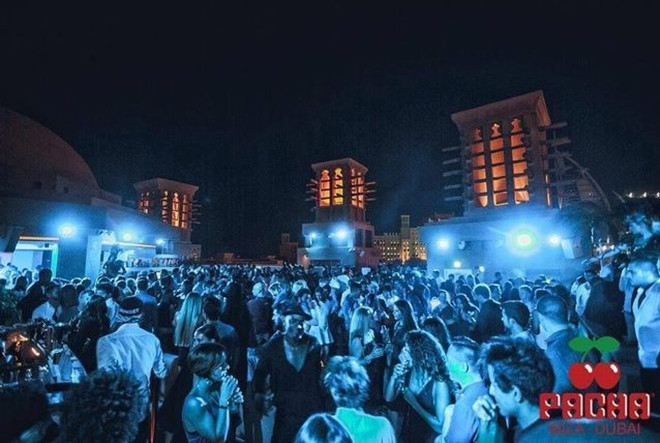 7. Pacha Ibiza: Hộp đêm Pacha Ibiza rộng 2.500 m2, chiếm trọn 3 tầng cao nhất của khách sạn Madinet Jumeirah.