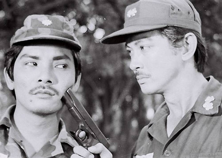 Vai diễn Sáu Tâm do Thương Tín đảm nhận ở Biệt động Sài Gòn là một trong những vai diễn ấn tượng. Ở những thời kỳ đỉnh cao của sự nghiệp, nam diễn viên chạy show liên tục. Có khi sáng ông đóng một phim, chiều ông lại chạy qua phim trường khác.