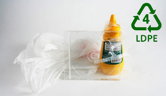 Số 4: Nhựa LDPE. Sản phẩm là túi nhựa đừng hàng tạp phẩm, giấy gói thực phẩm, thảm nhựa. Được xem là khá an toàn và có thể tái sử dụng nhưng không dùng để tái chế.