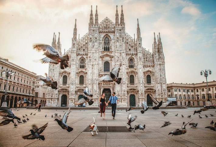 Chọn Milan, Italy làm địa điểm chụp ảnh cưới cũng là ý tưởng tuyệt vời. Ảnh: Cosmopolitan.