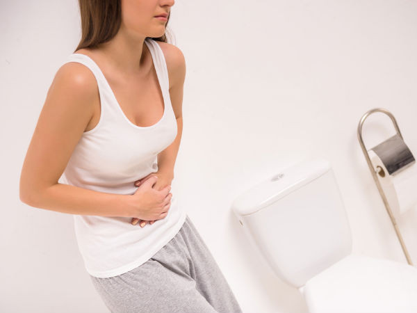 Đau bụng dưới: Gan của chúng ta nằm ở bụng dưới. Do chất béo dư thừa lưu trữ trong gan, gây sưng và gây ra đau ở bụng dưới. Đây là một số dấu hiệu điển hình của bệnh gan nhiễm mỡ. Ảnh: Boldsky.