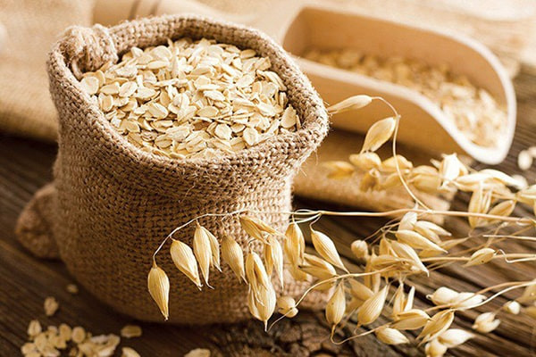 Đáng tiếc, cô Lý đã bỏ lỡ thời gian điều trị tốt nhất và cuối cùng mất mạng vì nhồi mão náu. Qua trao đổi với người nhà, bác sĩ biết được, cô Lý ngày nào cũng ăn yến mạch để giảm cân. Lúc này bác sĩ mới thở dài và nói rằng, ăn kiểu này còn hại hơn cả mỡ lợn, làm sao có thể không bệnh tật được.